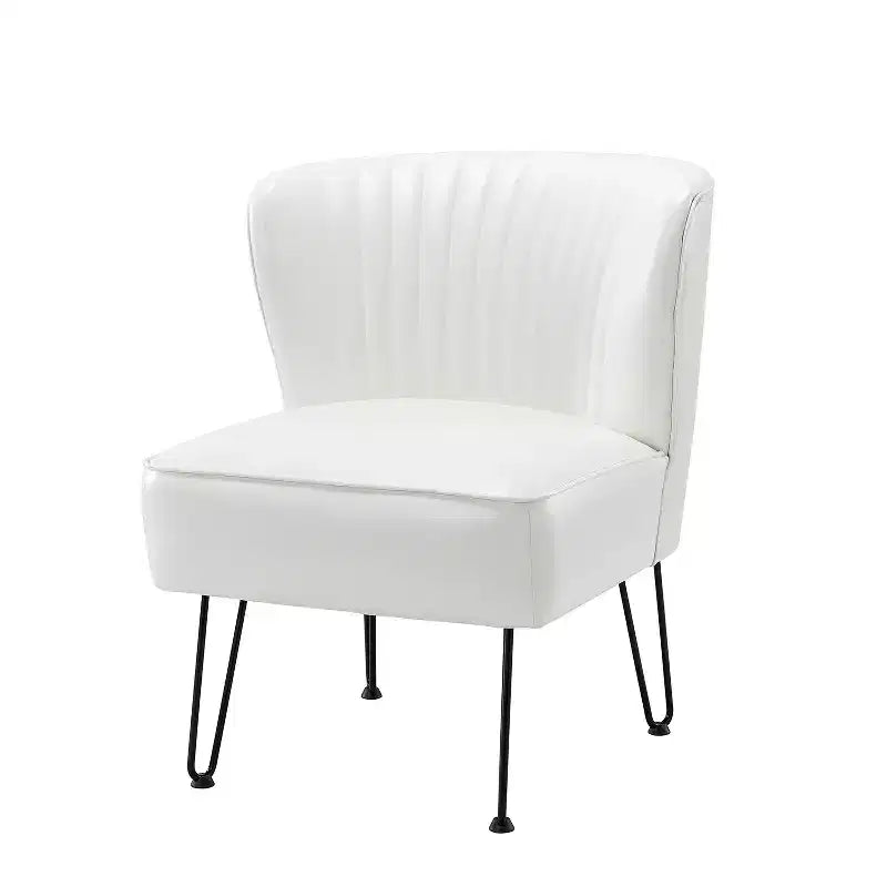 Chaise d'appoint contemporaine Eustacio en similicuir touffeté avec pieds en métal